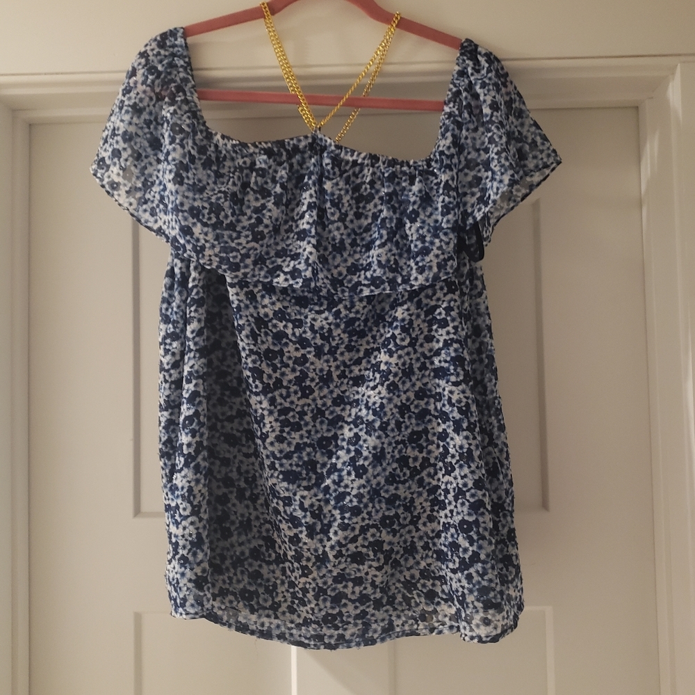 Michael Kors Off the Shoulder Blue Top w/Gold Chain Size L